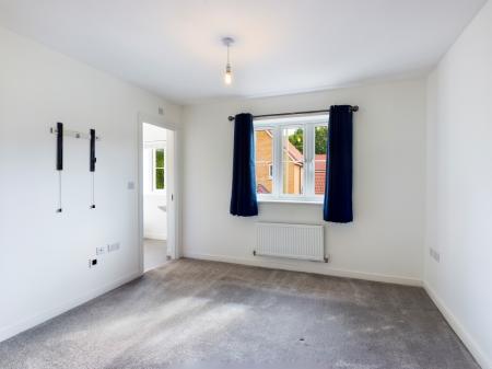 4 bedroom Detached house to let in Longwood Copse Lane, Beggarwood, Basingstoke, RG23