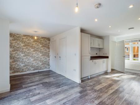 4 bedroom Detached house to let in Longwood Copse Lane, Beggarwood, Basingstoke, RG23