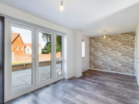 4 bedroom Detached house to let in Longwood Copse Lane, Beggarwood, Basingstoke, RG23