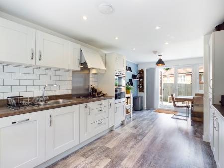 4 bedroom Detached house to let in Longwood Copse Lane, Beggarwood, Basingstoke, RG23