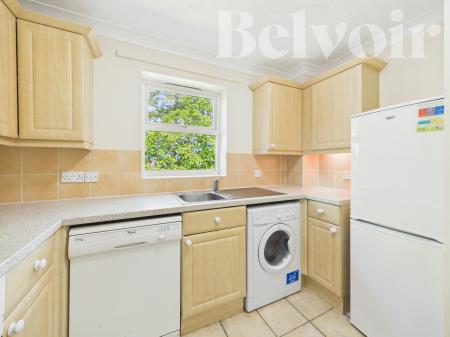 2 bedroom Flat to let in Regent Court, Norn Hill, Basingstoke, RG21