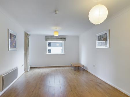 2 bedroom Flat to let in Crown Heights, Alencon Link, Basingstoke, RG21