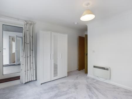 2 bedroom Flat to let in Crown Heights, Alencon Link, Basingstoke, RG21