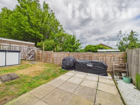2 bedroom Ground floor maisonette for sale in Ravel Close, Brighton Hill, Basingstoke, RG22