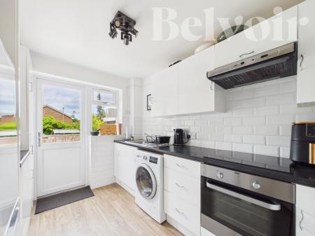 2 bedroom Ground floor maisonette for sale in Ravel Close, Brighton Hill, Basingstoke, RG22