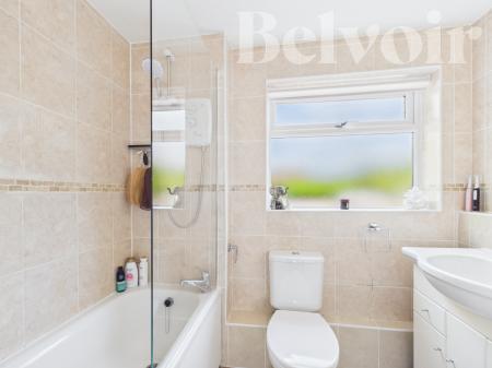 2 bedroom Ground floor maisonette for sale in Ravel Close, Brighton Hill, Basingstoke, RG22