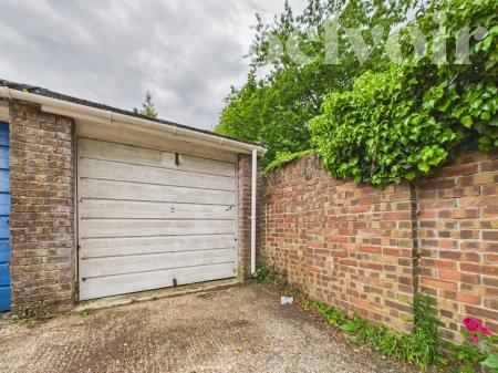 2 bedroom Ground floor maisonette for sale in Ravel Close, Brighton Hill, Basingstoke, RG22