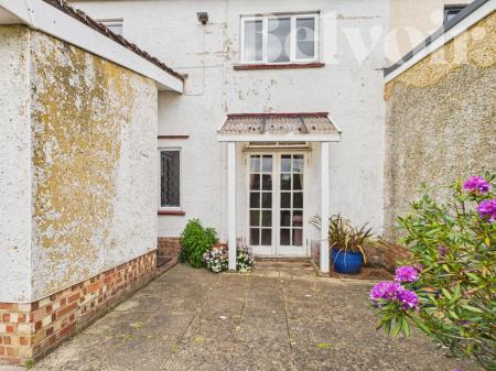 3 bedroom Semi-detached house for sale in Winchester Road, Basingstoke, RG21
