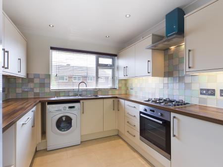 2 bedroom Flat to let in Cranbourne Lane, Cranbourne, Basingstoke, RG21