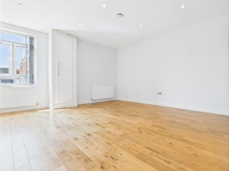 1 bedroom Flat to let in Lime Tree Way, Chineham, Basingstoke, RG24