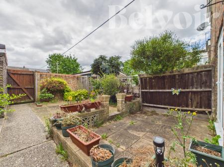 3 bedroom Terraced House for sale in Lawrence Close, Basingstoke, RG24