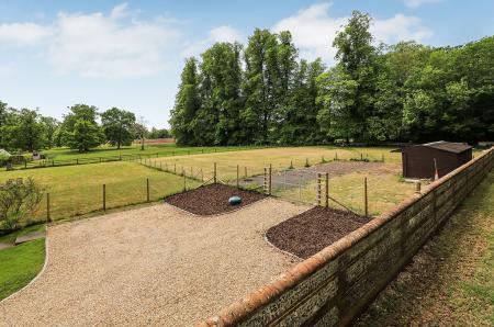 3 bedroom Semi-detached house to let in Home Farm Cottages, Hackwood Park,, Basingstoke, RG25