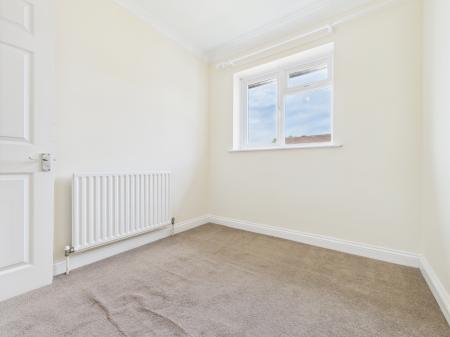 3 bedroom Semi-detached house for sale in Loveridge Close, Basingstoke, RG21