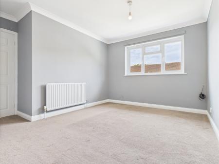 3 bedroom Semi-detached house for sale in Loveridge Close, Basingstoke, RG21