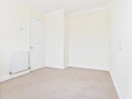 3 bedroom Semi-detached house for sale in Loveridge Close, Basingstoke, RG21