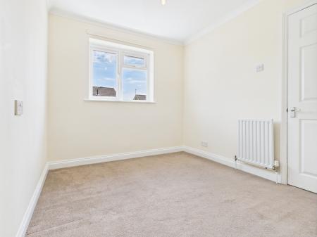 3 bedroom Semi-detached house for sale in Loveridge Close, Basingstoke, RG21