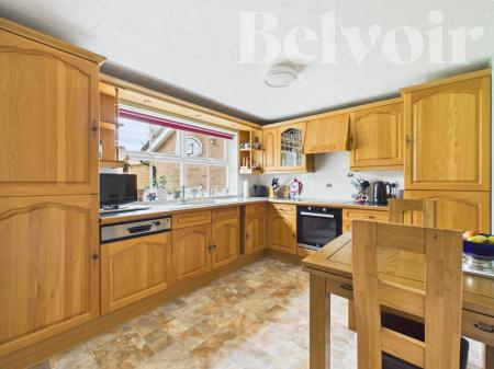 4 bedroom Detached house for sale in Magnus Drive, Basingstoke, RG22