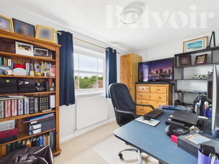 4 bedroom Detached house for sale in Magnus Drive, Basingstoke, RG22