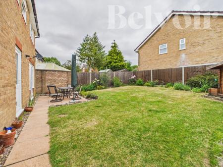 4 bedroom Detached house for sale in Magnus Drive, Basingstoke, RG22
