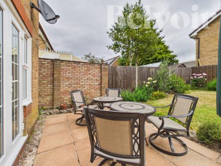 4 bedroom Detached house for sale in Magnus Drive, Basingstoke, RG22
