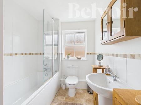 4 bedroom Detached house for sale in Magnus Drive, Basingstoke, RG22