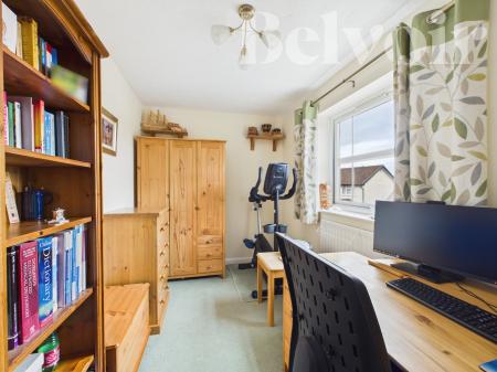 4 bedroom Detached house for sale in Magnus Drive, Basingstoke, RG22