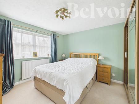 4 bedroom Detached house for sale in Magnus Drive, Basingstoke, RG22