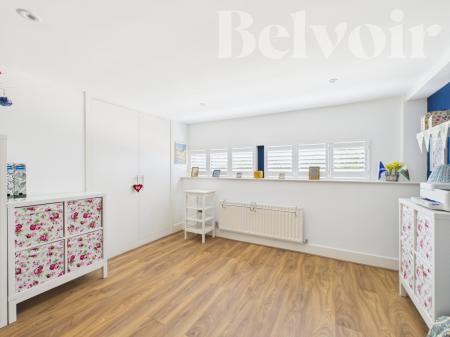 2 bedroom Apartment for sale in Kestrel Court Vyne Road, Sherborne St John, RG24