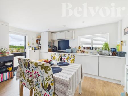 2 bedroom Apartment for sale in Kestrel Court Vyne Road, Sherborne St John, RG24