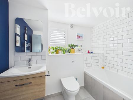 2 bedroom Apartment for sale in Kestrel Court Vyne Road, Sherborne St John, RG24