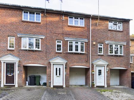 Longacre Rise, Chineham, Basingstoke, RG24