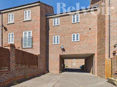 2 bedroom Town house for sale in Warner Close, Marnel Park, Basingstoke, RG24