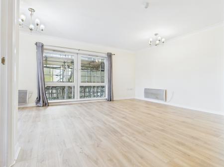 2 bedroom Flat to let in Crown Heights, Alencon Link, Basingstoke, RG21