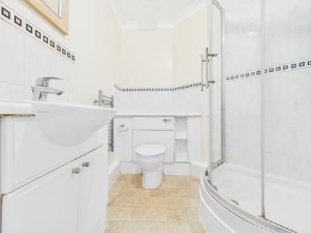 2 bedroom Flat to let in Crown Heights, Alencon Link, Basingstoke, RG21
