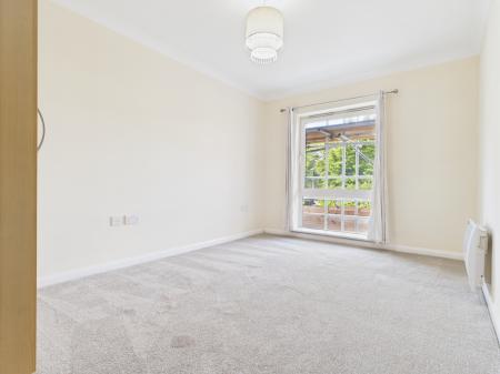 2 bedroom Flat to let in Crown Heights, Alencon Link, Basingstoke, RG21