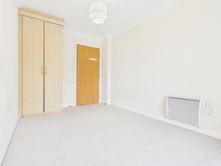 2 bedroom Flat to let in Crown Heights, Alencon Link, Basingstoke, RG21