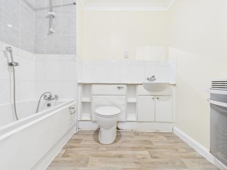 2 bedroom Flat to let in Crown Heights, Alencon Link, Basingstoke, RG21