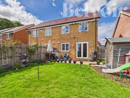 4 bedroom Semi-detached house for sale in Midgham Close, Basingstoke, RG24