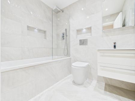 1 bedroom Flat to let in Lime Tree Way, Chineham, Basingstoke, RG24