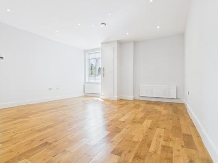 1 bedroom Flat to let in Lime Tree Way, Chineham, Basingstoke, RG24