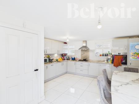 4 bedroom Detached house to let in Rowlands Way, Limes Park, Basingstoke, RG24