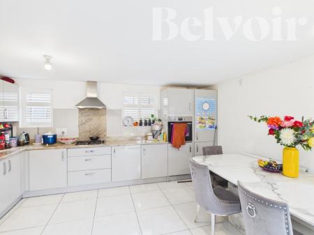 4 bedroom Detached house to let in Rowlands Way, Limes Park, Basingstoke, RG24