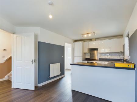 3 bedroom Detached house to let in St Cross Road, Limes Park, Basingstoke, RG24