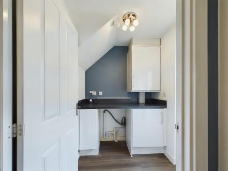 3 bedroom Detached house to let in St Cross Road, Limes Park, Basingstoke, RG24