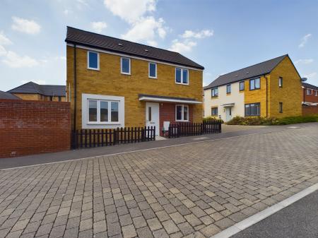 St Cross Road, Limes Park, Basingstoke, RG24