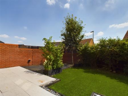 3 bedroom Detached house to let in St Cross Road, Limes Park, Basingstoke, RG24