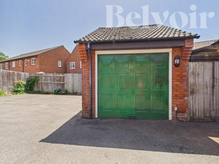3 bedroom Terraced House for sale in Breadels Field, Basingstoke, RG22