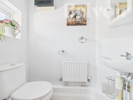 3 bedroom Terraced House for sale in Breadels Field, Basingstoke, RG22