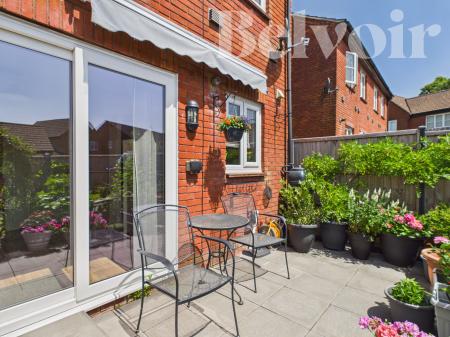 3 bedroom Terraced House for sale in Breadels Field, Basingstoke, RG22