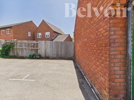 3 bedroom Terraced House for sale in Breadels Field, Basingstoke, RG22